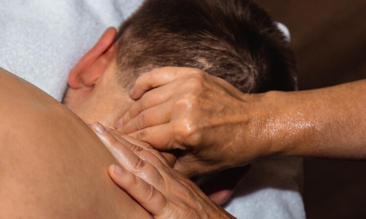 deep tissue massage for pinched nerve